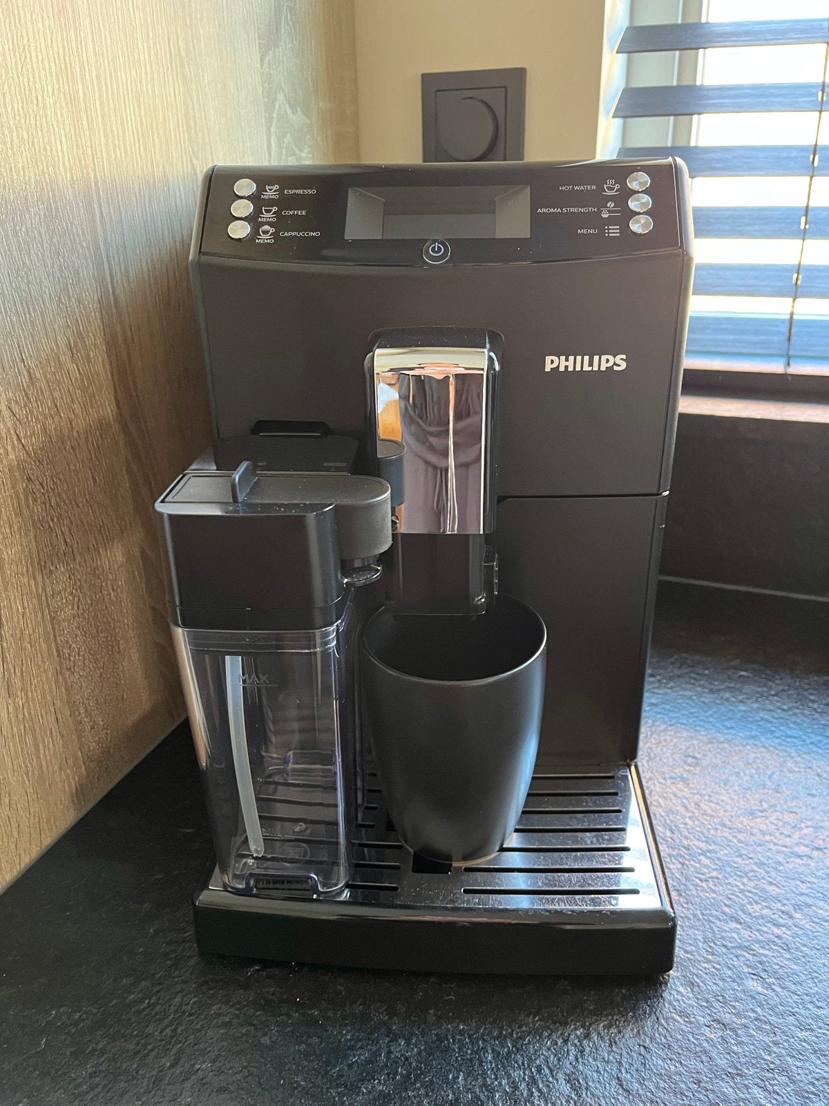 Philips Volautomatische Espressomachine 3100 serie  Zwart, Afneembaar waterreservoir, Koffiemachine, Ophalen of Verzenden, Zo goed als nieuw