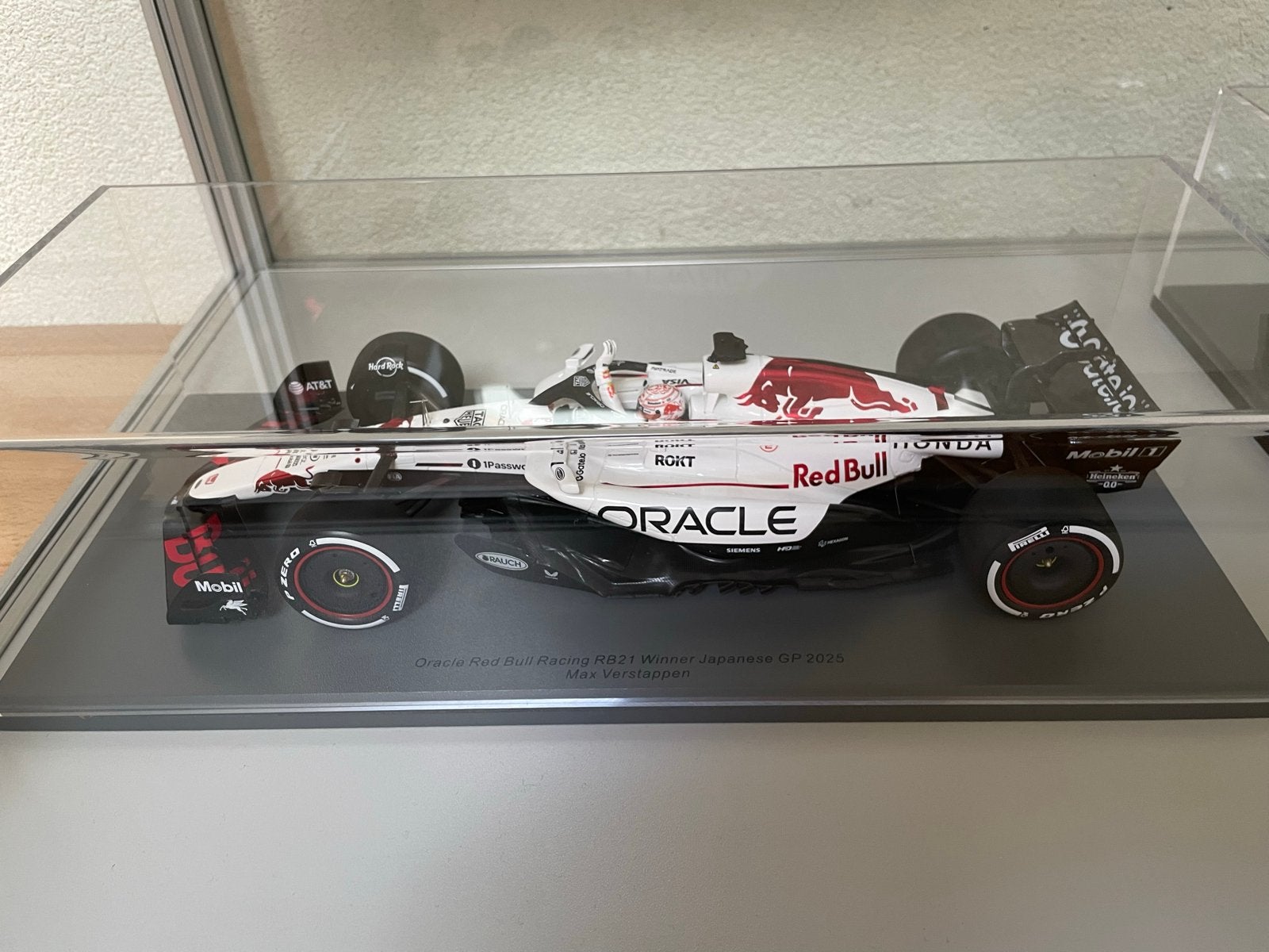 1:18 Spark Red Bull Racing RB21 Max Verstappen Japan 2025, Ophalen of Verzenden, Zo goed als nieuw, Formule 1