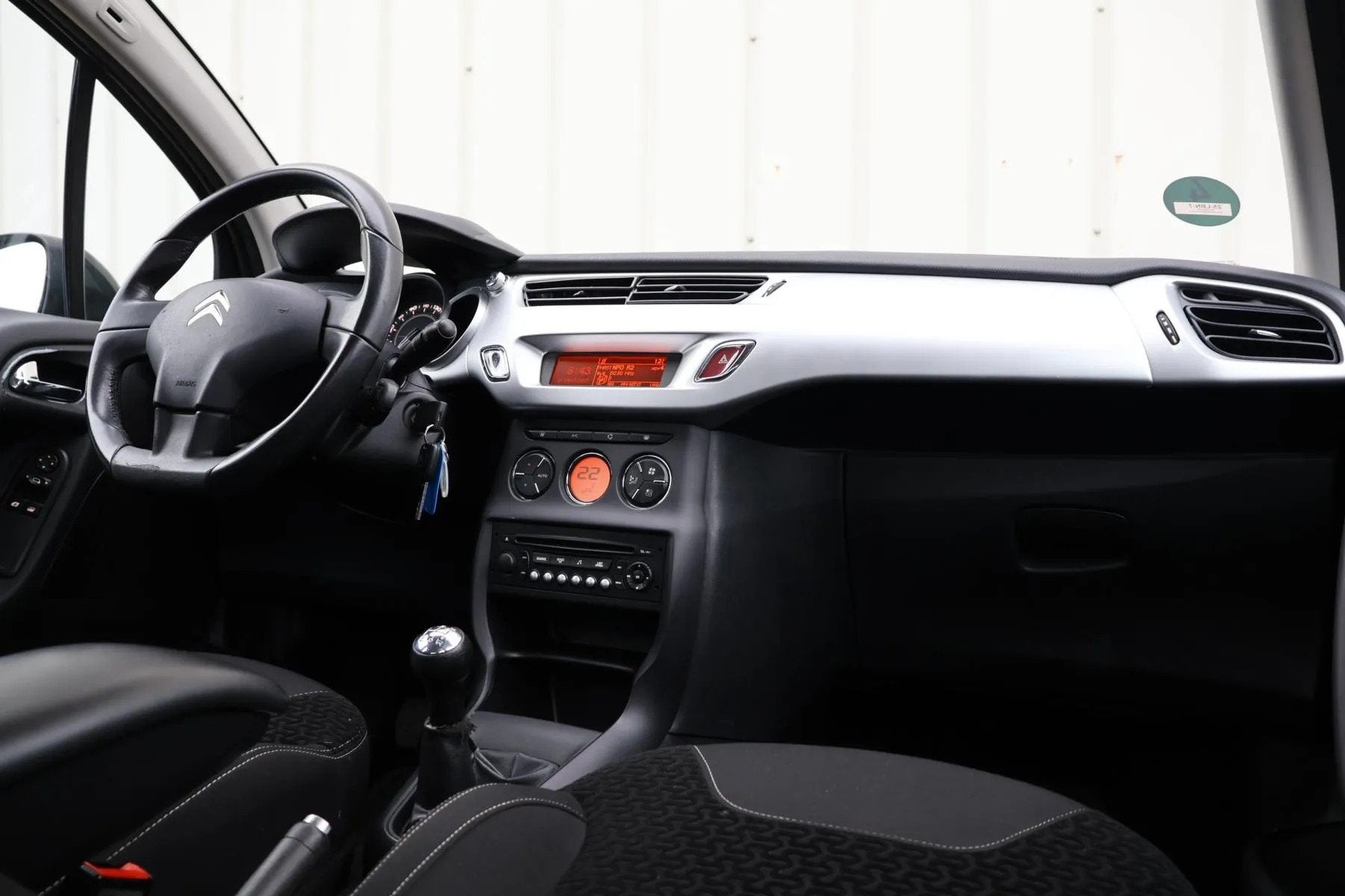 Citroen C3 1.4 VTi Ligne|Climate|Cruise|, Voorwielaandrijving, Euro 5, Stof, Zwart
