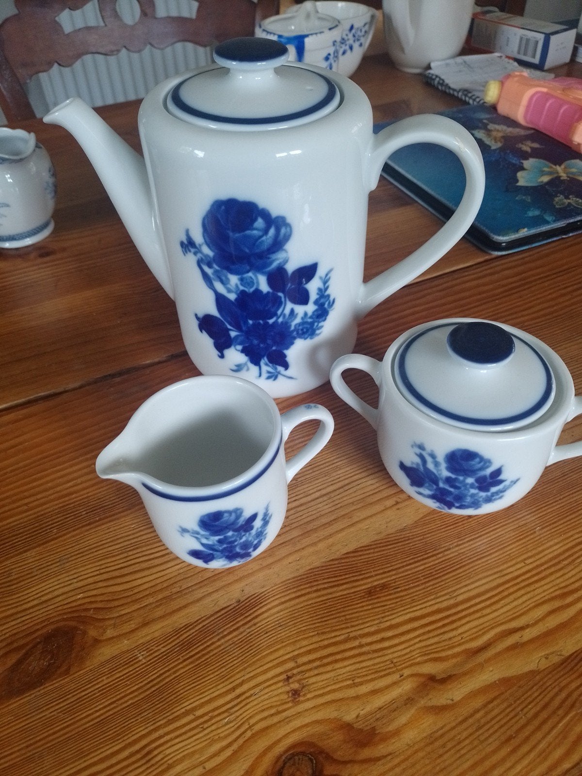 blauw witte koffiepot en roomstel, Ophalen, Keramiek, Zo goed als nieuw, Overige stijlen