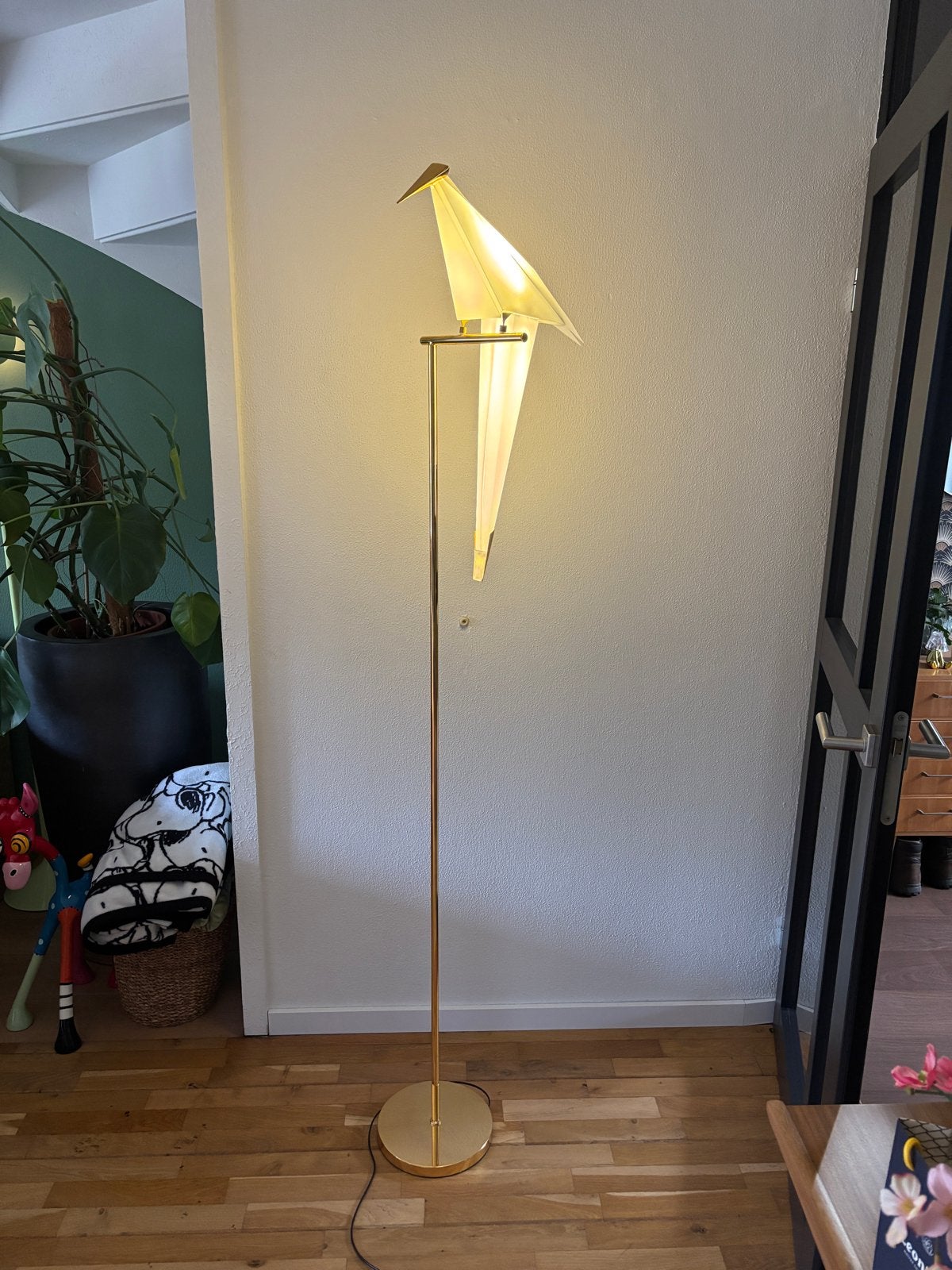 Unieke vloerlamp 'Vogel' - Goudkleurig met witte kap origami, Overige fittingen, Ophalen of Verzenden, 150 tot 200 cm, Kunststof