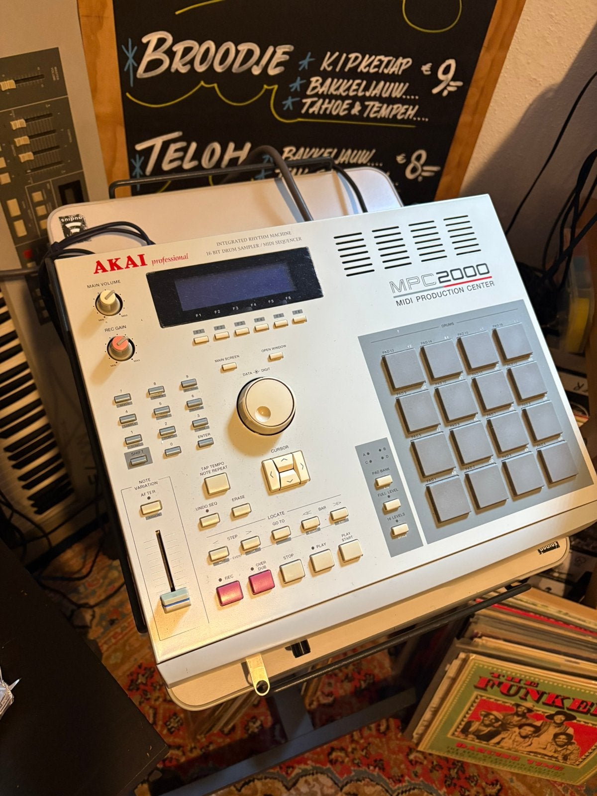 Mpc 2000 classic 8 out, usb floppy, fx board, Muziek en Instrumenten, Ophalen, Zo goed als nieuw