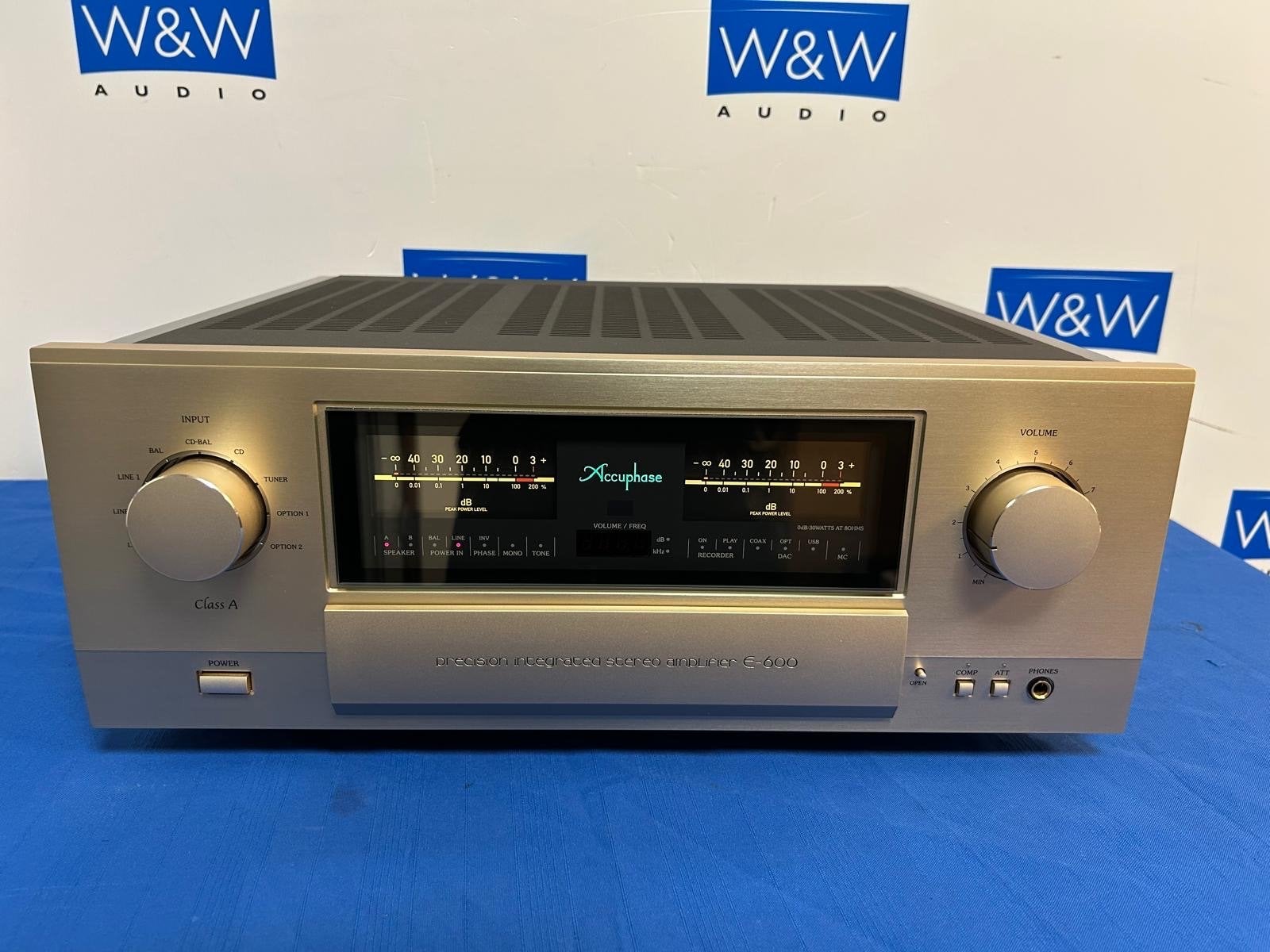 Accuphase E-600 Klasse A Geïntegreerde Stereoversterker