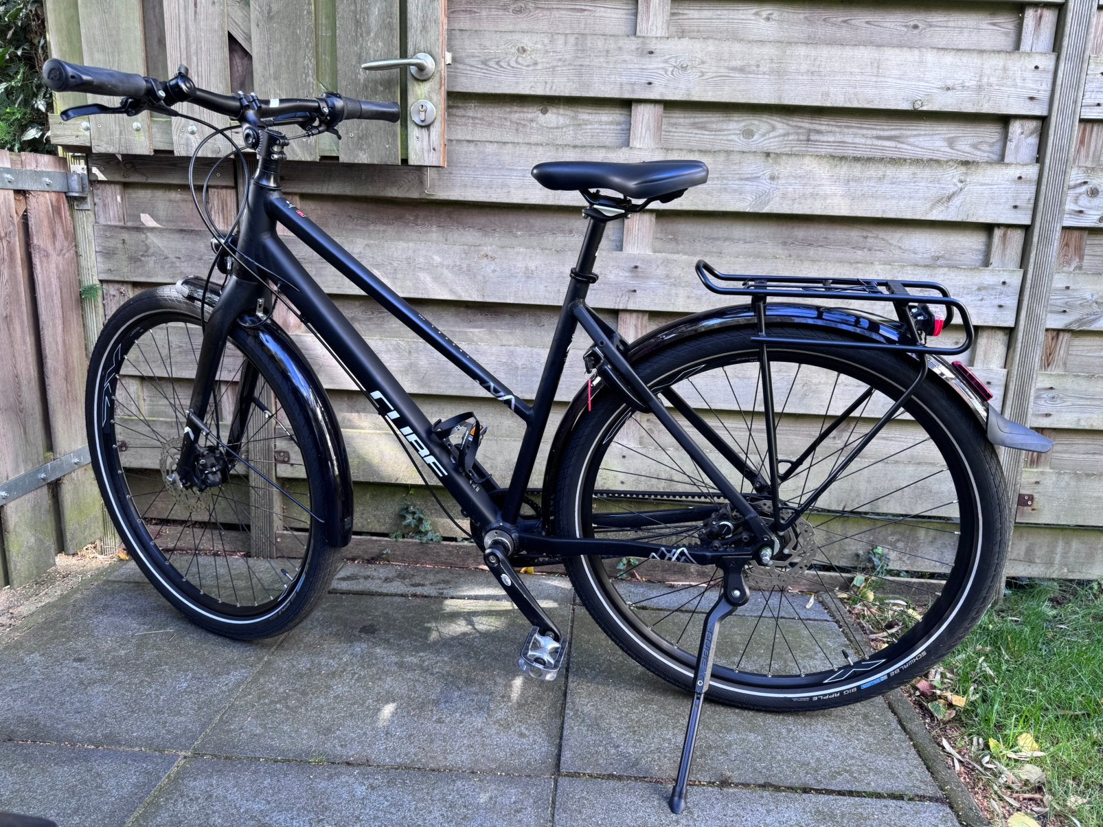 Cube Travel Pro zwarte trekking hybride fiets - frame 54 cm, Fietsen en Brommers, Zo goed als nieuw, Dames, Schijfrem, 53 tot 57 cm