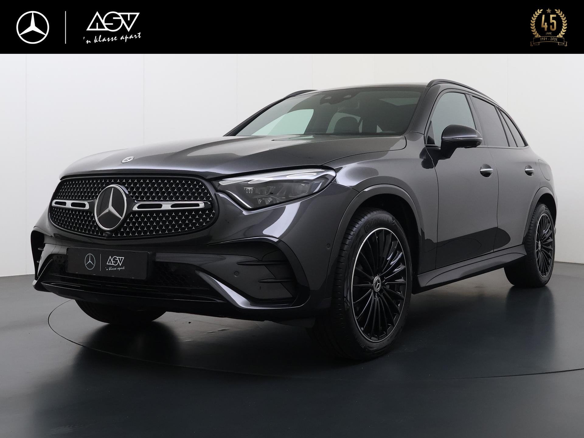 Mercedes-Benz GLC-klasse 300e 4MATIC AMG Line | Luchtvering, Auto's, Dealer onderhouden, Gebruikt, 4 cilinders, 2000 kg