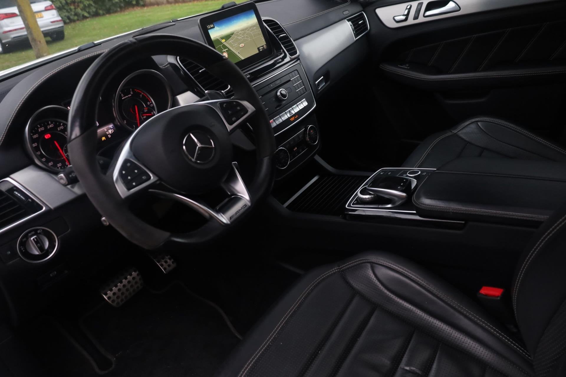 Mercedes-Benz GLE-klasse AMG 63 4MATIC+ | V8 Bi-Turbo | Pano, Auto's, Gebruikt, 2245 kg, GLE, Wit