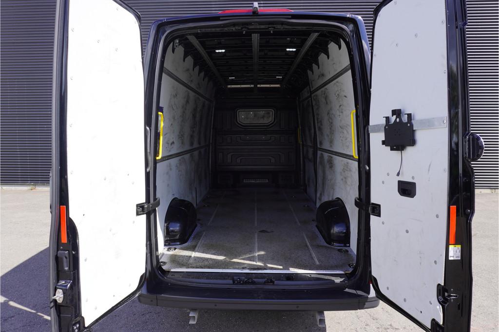 Volkswagen Crafter 35 180pk Automaat L4H3/L3H2 Parkeersensor, Auto's, Gebruikt, 4 cilinders, Volkswagen, 3000 kg