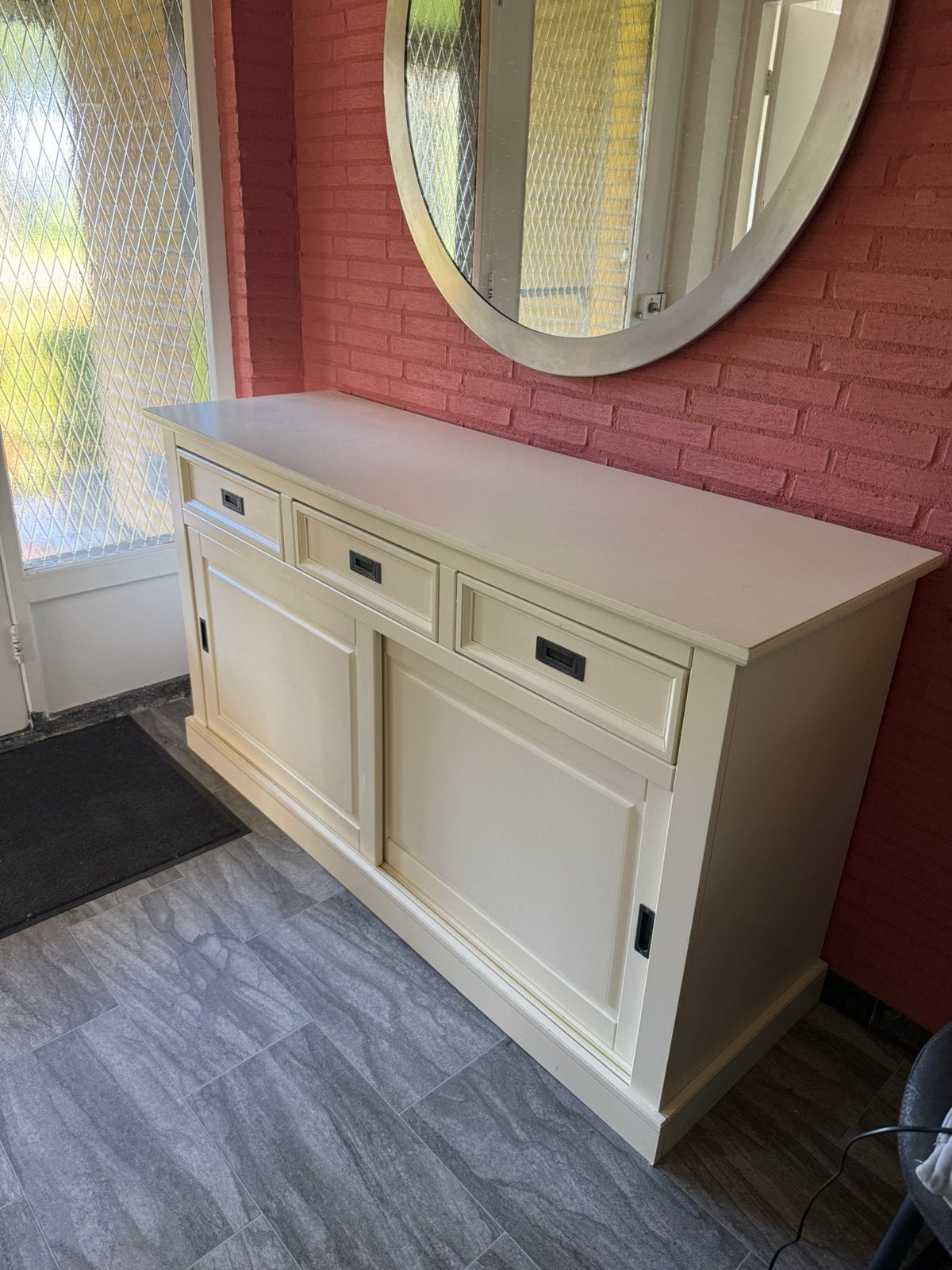 Gratis! Leuk wit dressoir