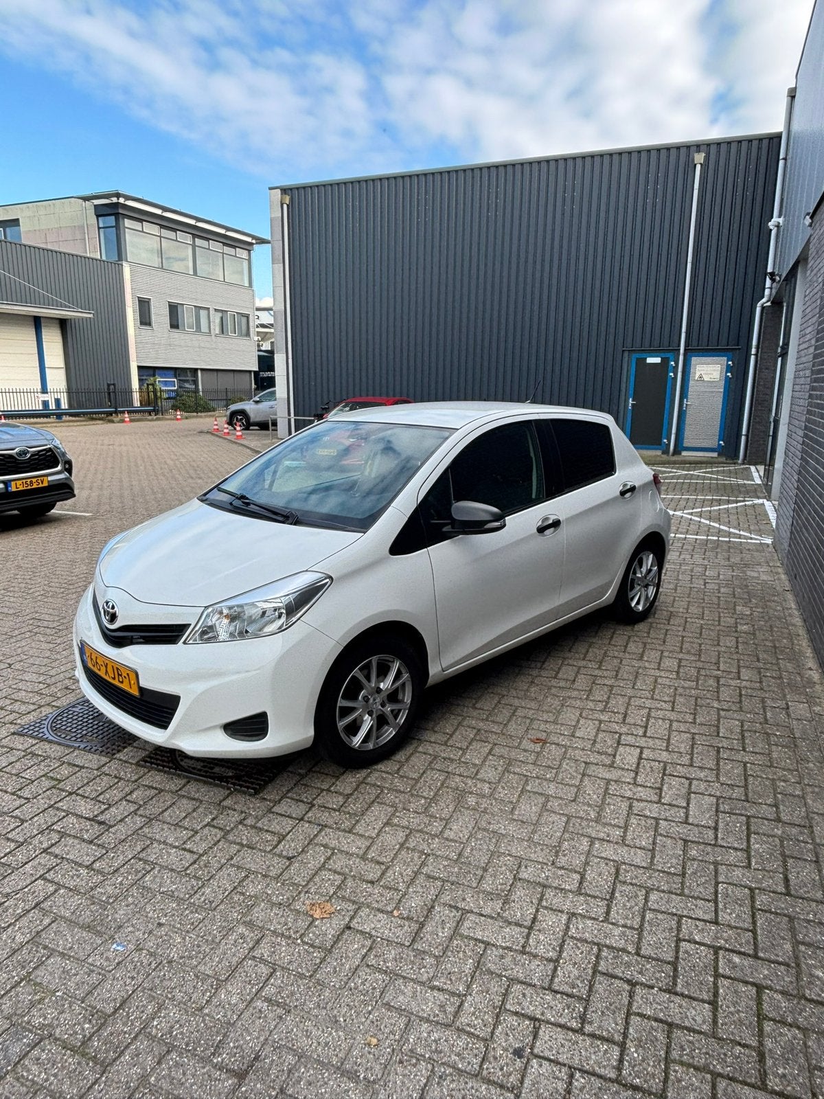 Toyota Yaris 1.0 12V Vvt-i 5DR 2012 Wit, Wit, Origineel Nederlands, Handgeschakeld, Particulier