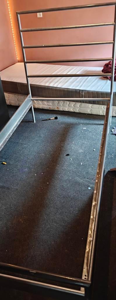 GRATIS BED EVENTUEEL OUD IJZER, Gebruikt, 90 cm, Eenpersoons, Ophalen of Verzenden