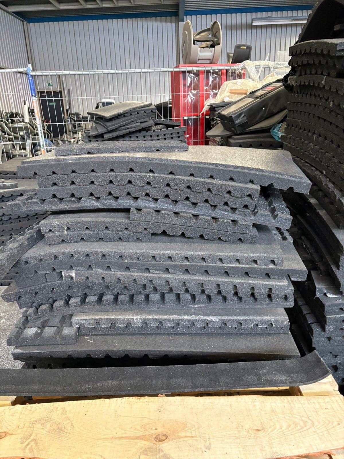20 m 2 rubberen stal snij matten 4 cm dik mat, Dieren en Toebehoren, Stalling en Weidegang, Rubberen, 4 cm dik, Snij matten