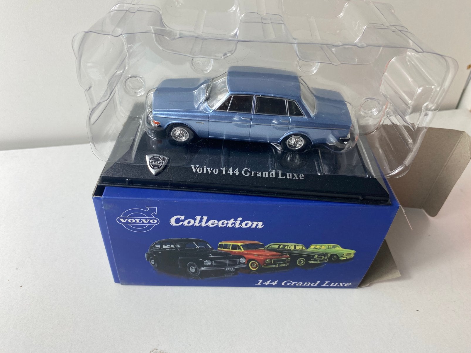 1:43 volvo 144 S “grand luxe”- volvo series- zeldzaam, Hobby en Vrije tijd, Modelauto's | 1:43, Ophalen of Verzenden, Nieuw, Auto