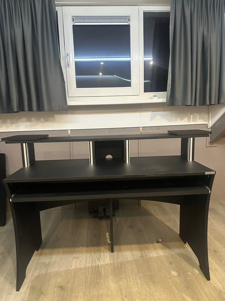 [BIEDEN] Glorious Workbench studiodesk, Ophalen, Zo goed als nieuw