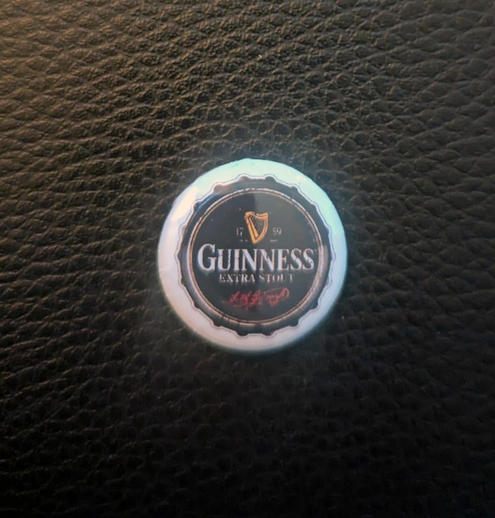 Guinness Button Speldje Pin 25mm, Verzamelen, Biermerken, Ophalen of Verzenden, Nieuw, Overige typen, Overige merken