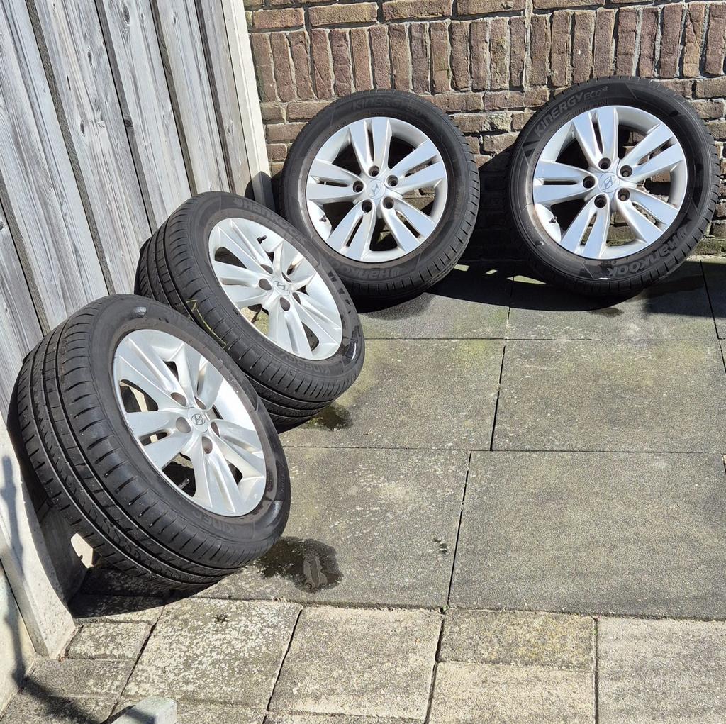 Te koop aangeboden Hyundai velgen 16 inch, Gebruikt, Velg(en), 16 inch, Zomerbanden