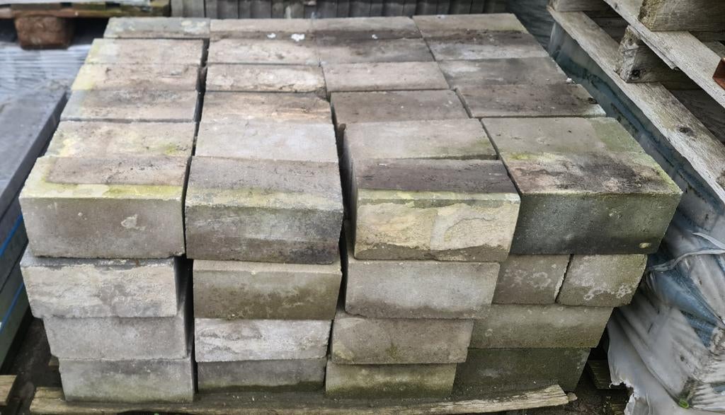 Gebruikte Linea Blokken 15x15x30cm - 98 stuks, Tuin en Terras, Tegels en Klinkers, Ophalen, Gebruikt, Overige typen, 10 m² of meer