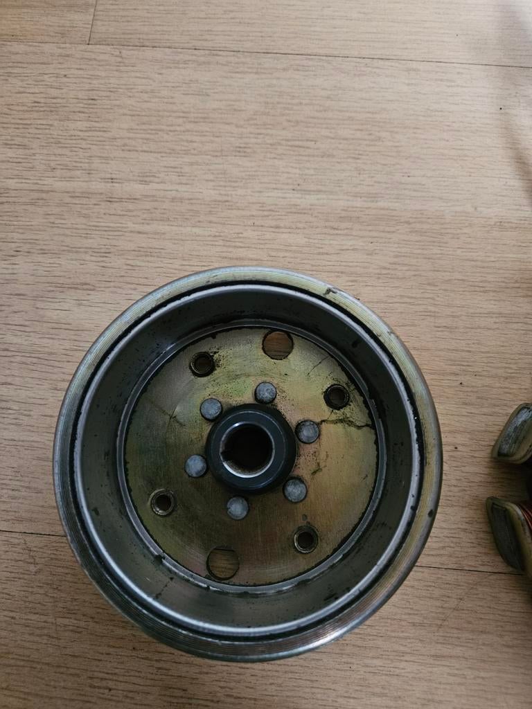 Onsteking compleet GY6 agm vliegwiel stator btc 4-takt, Fietsen en Brommers, Brommeronderdelen | Algemeen, Zo goed als nieuw, AGM
