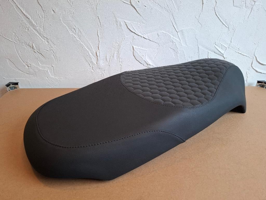 Zadel voor SYM Fiddle 3 - maatwerk buddydek, Sanyang Motor Co.Ltd Group, Ophalen of Verzenden, Zo goed als nieuw, Nb