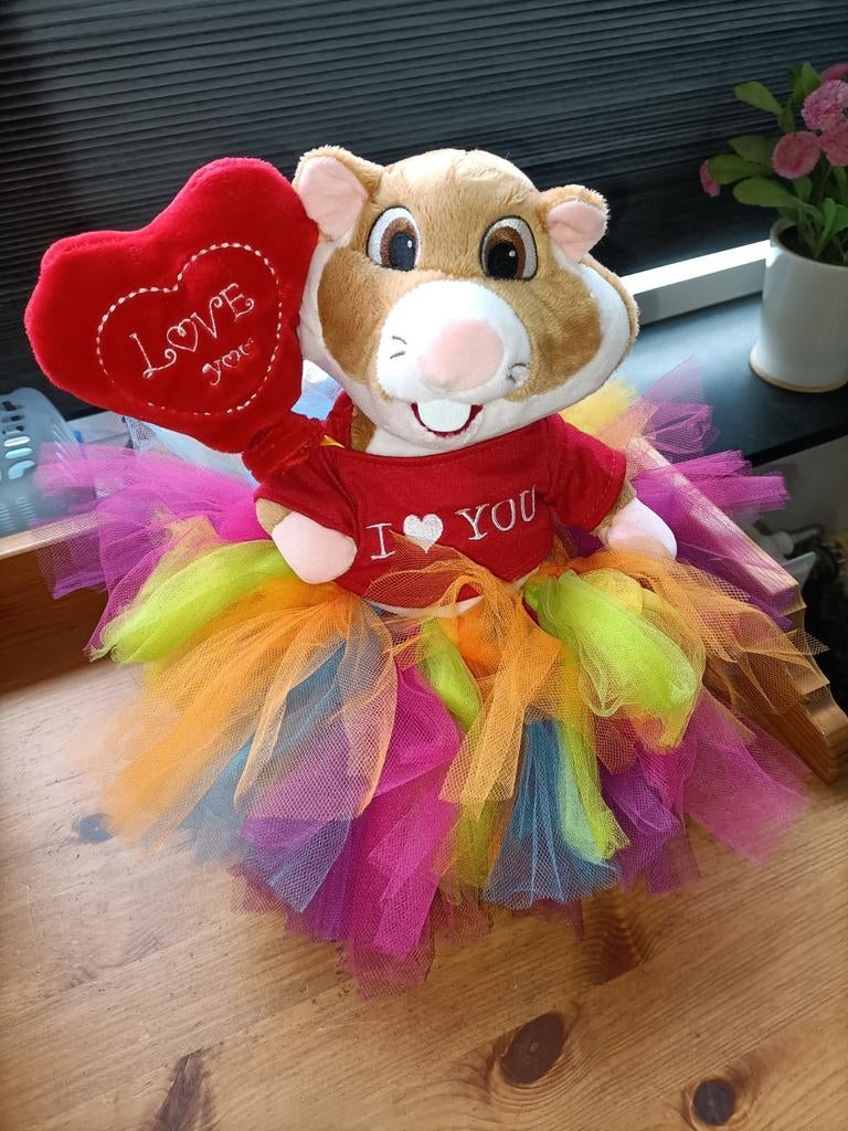 Valentijns hamster met hart ballon en gekleurde rok, Ophalen of Verzenden, Zo goed als nieuw, Overige typen