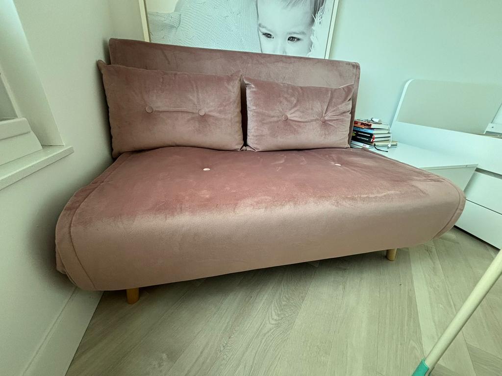 Fluweel roze 2zits slaapbank van Made, Huis en Inrichting, Slaapkamer | Slaapbanken, Nieuw, Twijfelaar, Ophalen