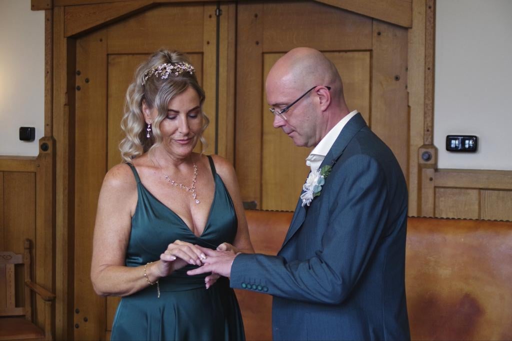 Huwelijksfotograaf trouwfotograaf v.a. € 150.-., Komt aan huis, Fotograaf