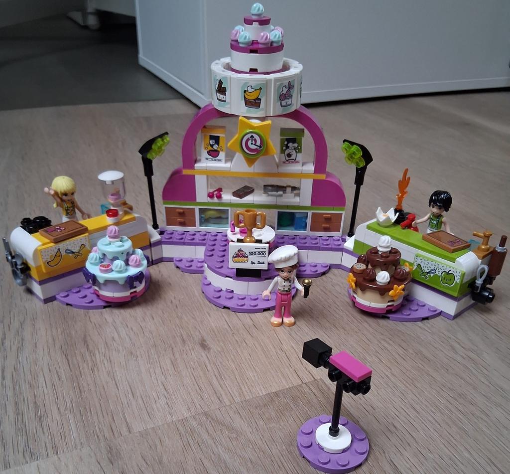 Lego friends bakwedstrijd, Ophalen of Verzenden, Zo goed als nieuw