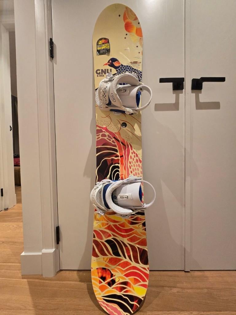 Dames snowboards GNU B-Nice BTX 148 + Union Milan bindingen, Sport en Fitness, Ophalen, Gebruikt, Board