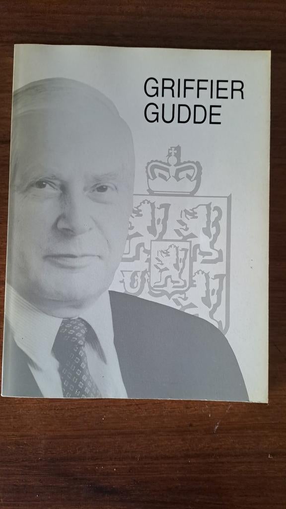 Griffier Gudde, Diverse auteurs, Ophalen of Verzenden, Politiek, Zo goed als nieuw