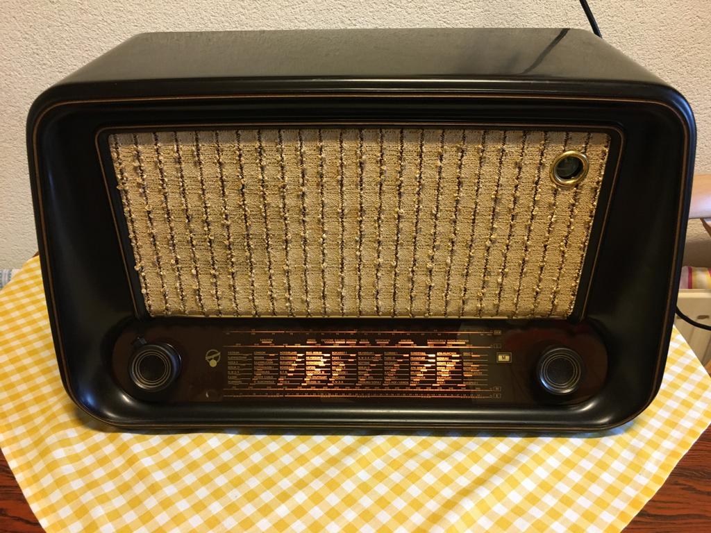 Prachtige oude lampen radio bakkeliet blaupunkt  spelend, Antiek en Kunst, Ophalen