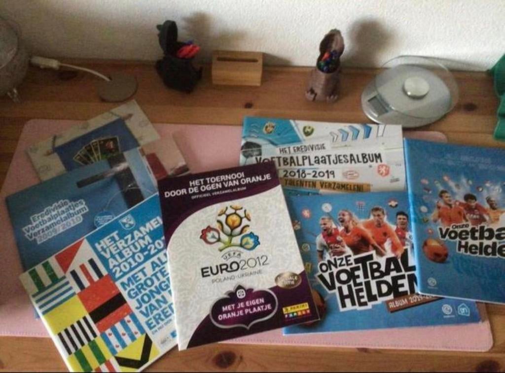 AH voetbalplaatjes. 6x completen set met extra, Ophalen of Verzenden, Nieuw, Meerdere stickers