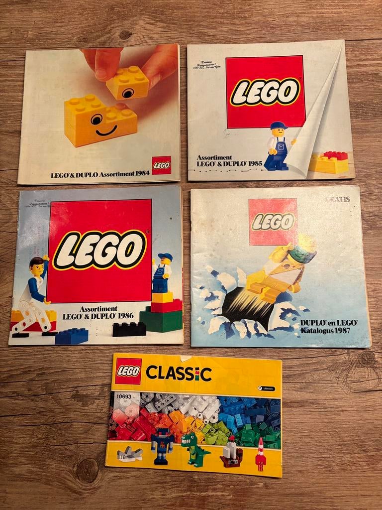 Lego catalogen  jaren 84,85,86,87 en classic, Ophalen of Verzenden, Gebruikt, Lego