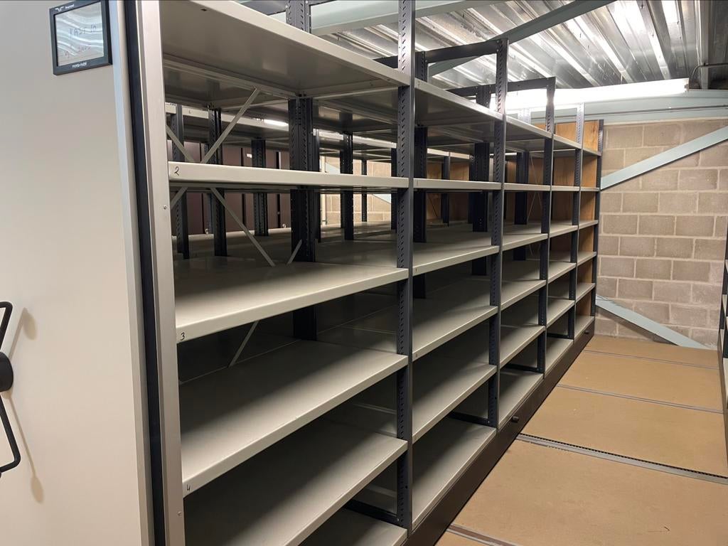 Legbordstellingen 2 meter hoog 44 diep en 97 lang., Ophalen