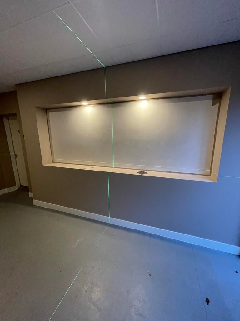 Ervaren vakmensen voor stucwerk, schilderen, gips & tegels, 24-uursservice