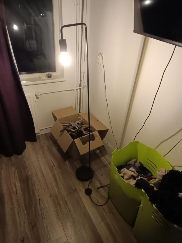 Leen Bakker Lamp - Zwarte vloerlamp, Huis en Inrichting, Lampen | Vloerlampen, Gebruikt, Ophalen of Verzenden, Metaal, Modern