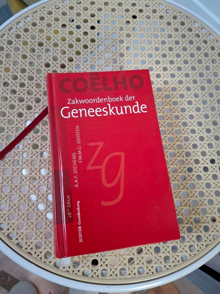 Te koop Co"elho  zakwoordenboek der geneeskunde., Boeken, Ophalen, Beta, Zo goed als nieuw, WO