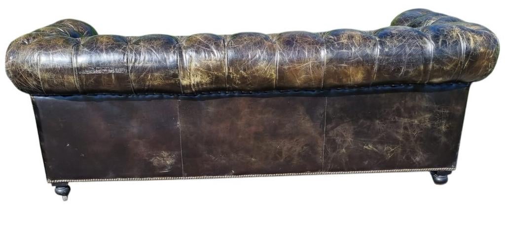 Industriële Chesterfield bank vintage zwart leer + BEZORGING, Gebruikt, Chesterfield, Driepersoons, Ophalen of Verzenden