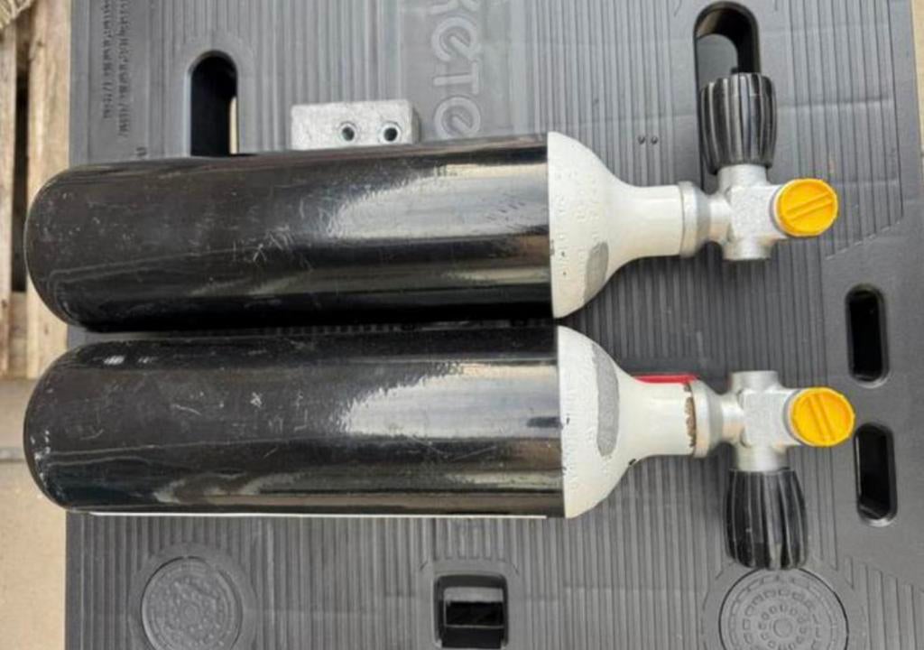 2x 2L flessen zwart rebreather pony bottle, Watersport en Boten, Duiken, Ophalen of Verzenden, Gebruikt, Duikfles