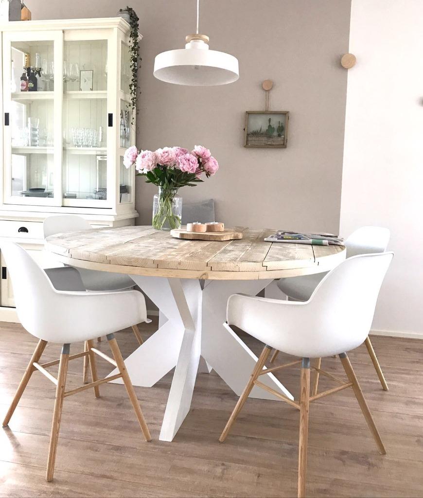 Ronde tafel, oud steigerhout met witte, platte kruispoot, Huis en Inrichting, Tafels | Eettafels, Ophalen, Nieuw, Rond, 100 tot 150 cm