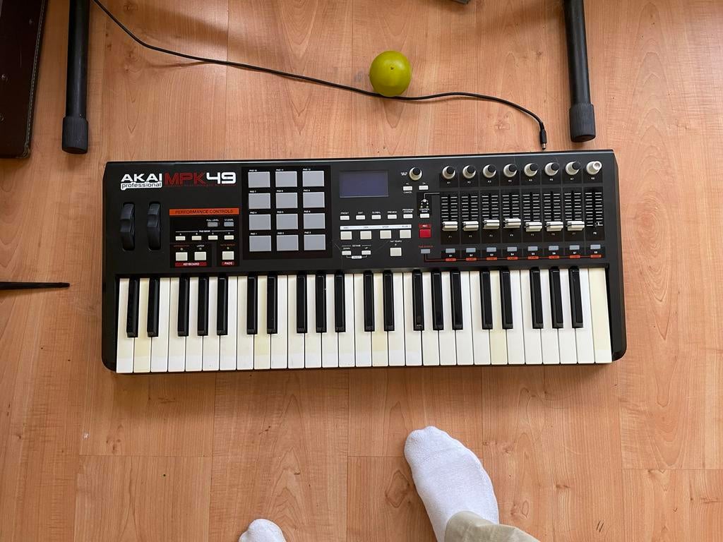 Akai MPK49 MIDI Keyboard Controller, Gebruikt, Ophalen of Verzenden, Aanslaggevoelig, 49 toetsen