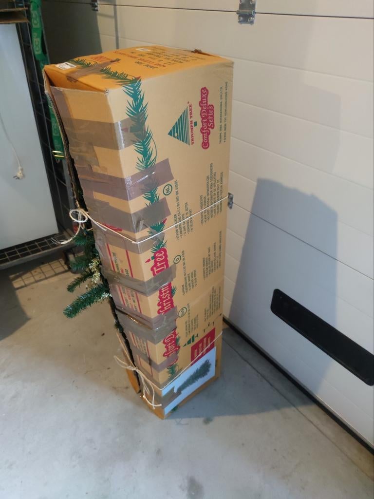 Kunstkerstboom met 240 lampjes, 155cm hoog en 97cm breed, Diversen, Kerst, Ophalen of Verzenden, Gebruikt