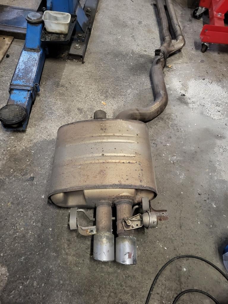 Tekoop bmw e6x 535d einddemper vanaf dpf, Auto-onderdelen, Uitlaatsystemen, Ophalen, Bmw, BMW, Robinloesbergparts@gmail.com