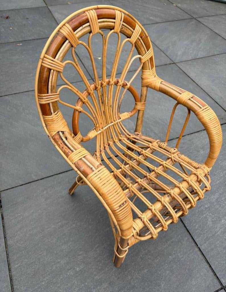 Rotan kinderstoel, Kinderen en Baby's, Kinderstoelen, Ophalen, Zo goed als nieuw