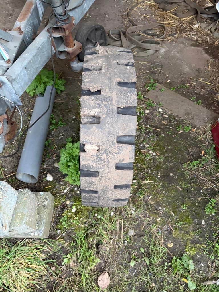 Heftruck banden massief 7.00x12, Doe-het-zelf en Verbouw, Ophalen, Geenidee, Nieuw, Geen idee