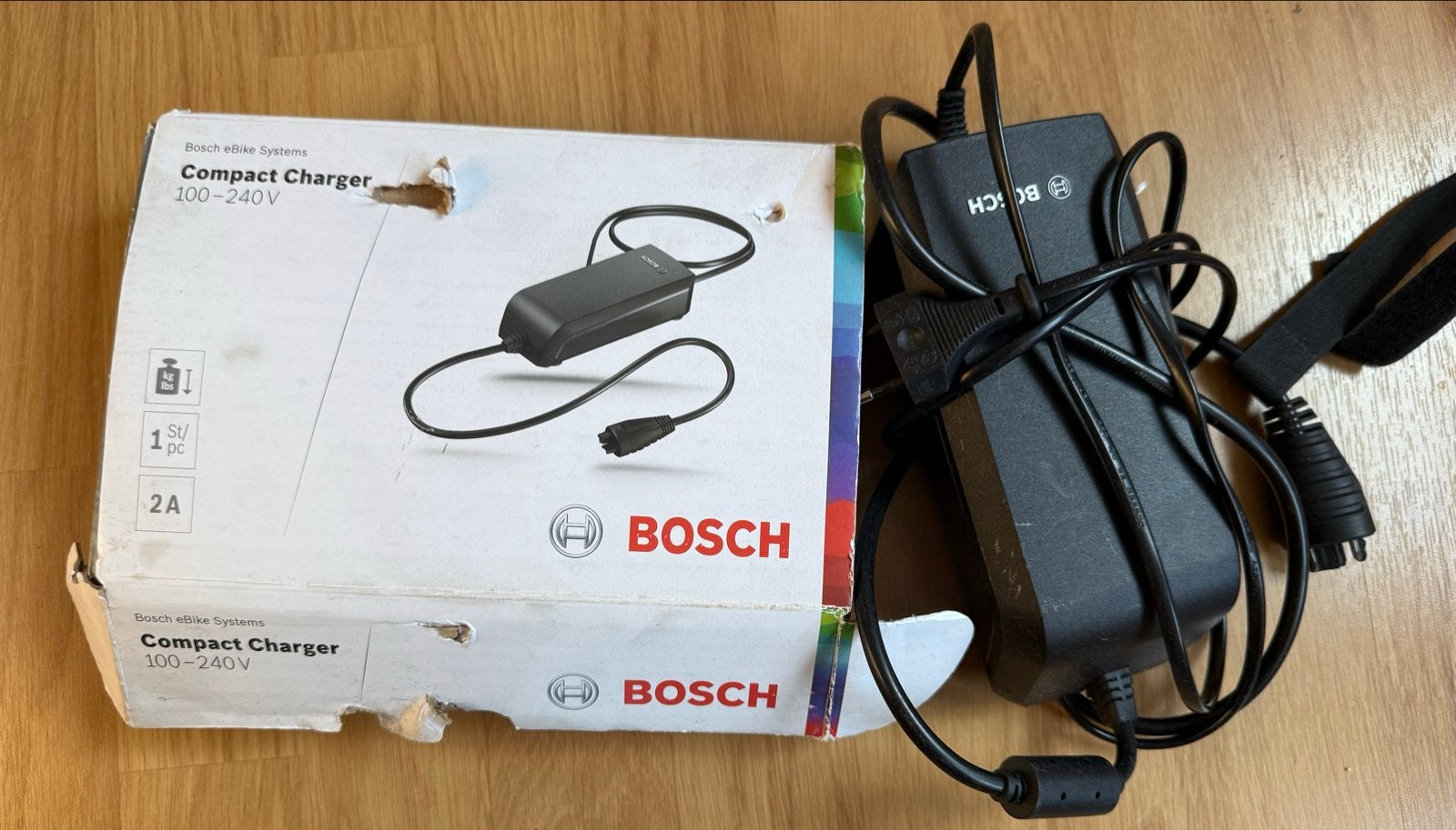 Bosch Compact Charger 100-240V voor e-bike, Gebruikt
