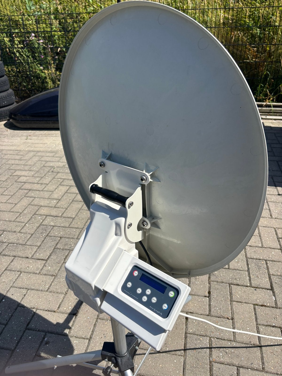 Travel Vision R6 schotelantenne met statief, Audio, Tv en Foto, Schotelantennes, Ophalen, Gebruikt, (Schotel)antenne, Overige merken