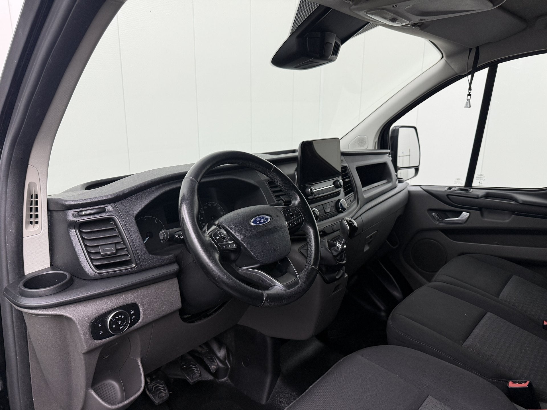 Ford Transit Custom 2.0TDCI Lang Imperiaal | Trekhaak | Mult, Voorwielaandrijving, Dealer onderhouden, 4 cilinders, 2800 kg