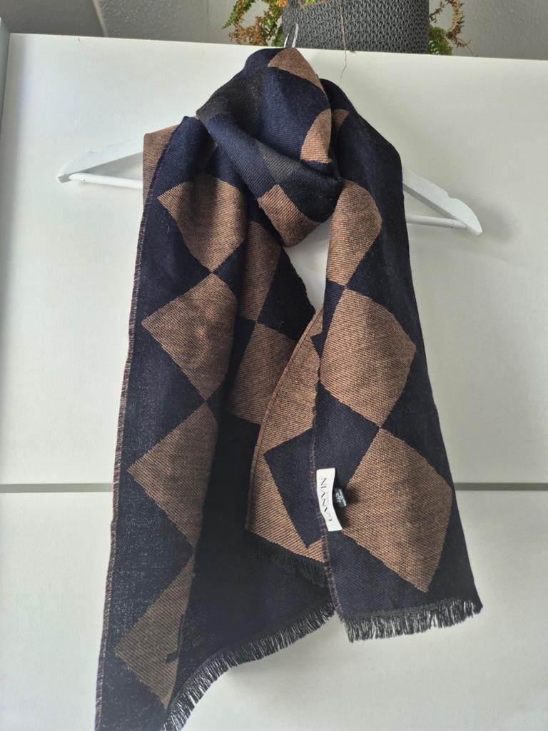 Lanvin sjaal , 100% wool, Ophalen of Verzenden, Zo goed als nieuw, Maat 46/48 (XL) of groter, Sjaal