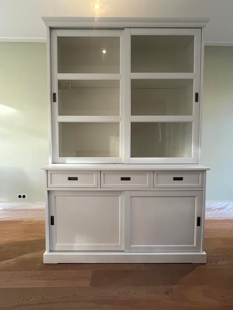 Stijlvolle witte buffetkast met schuifdeuren, Ophalen, 200 cm of meer, 150 tot 200 cm, Zo goed als nieuw