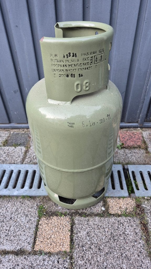 Lege gasfles met verlopen keuring, Ophalen, Gebruikt