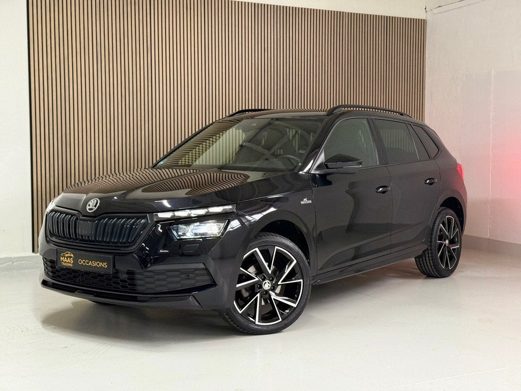 Skoda Kamiq 1.5 TSI ACT Monte Carlo * Automaat * Trekhaak *, Auto's, Zwart, 4 cilinders, 150 pk, Automatische klimaatregeling